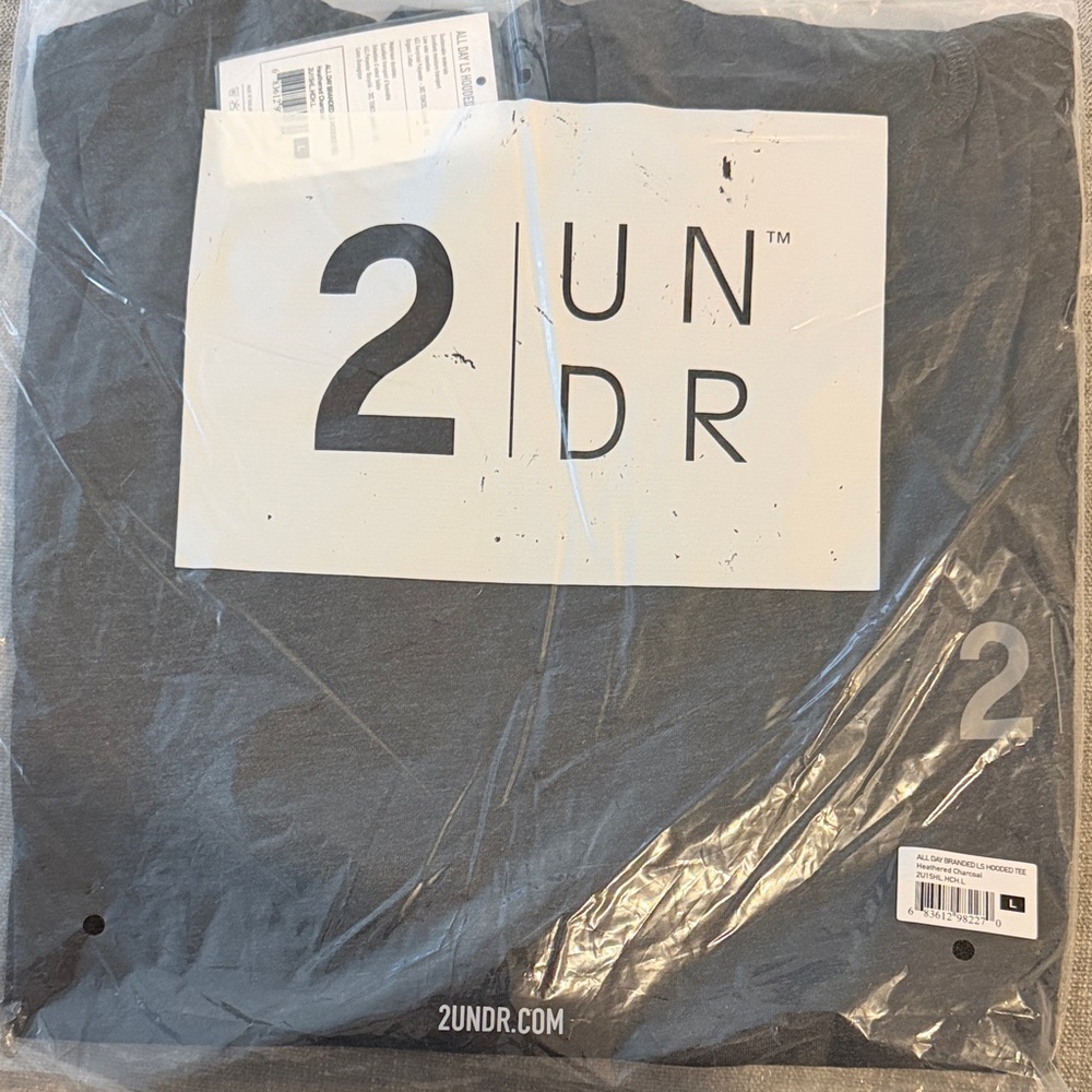 2UNDR Black Hoodie-T